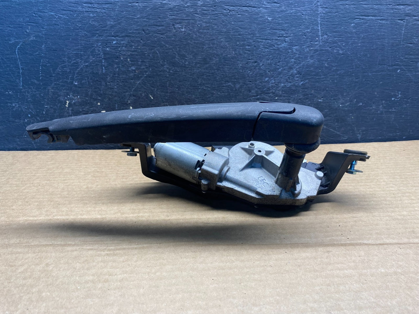 2016 - 2018 Kia Sorento Rear Glass Windshield Wiper Motor AF6718 DG3