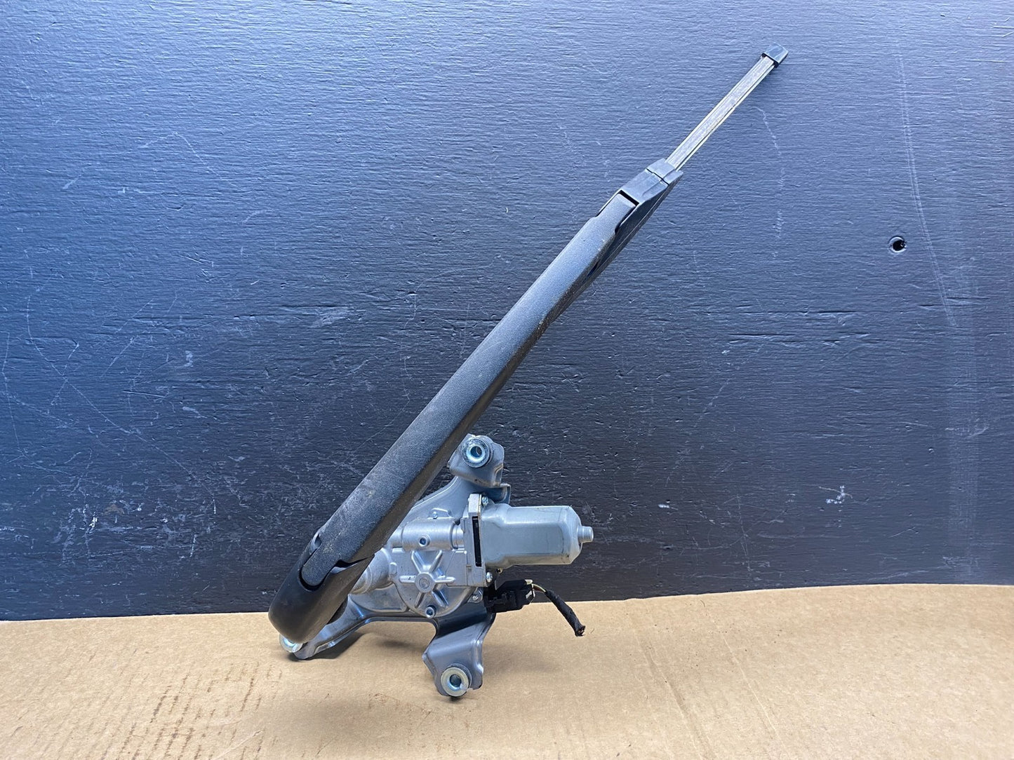 2014-2018 Jeep Cherokee Tailgate Back Door Rear Wiper Motor Wiper ac7852 DG0
