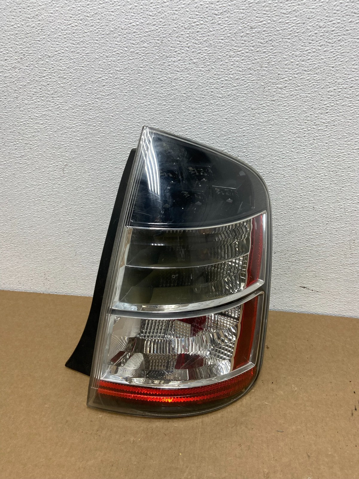 2004 - 2005 Toyota Prius Right Passenger Side Rh Tail Light TYC AC0043 DW0
