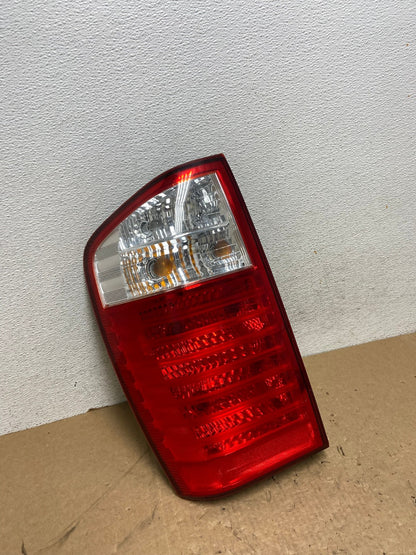 2007 to 2010 Kia Sedona Left Driver LH Side Tail Light AG1129 LK2