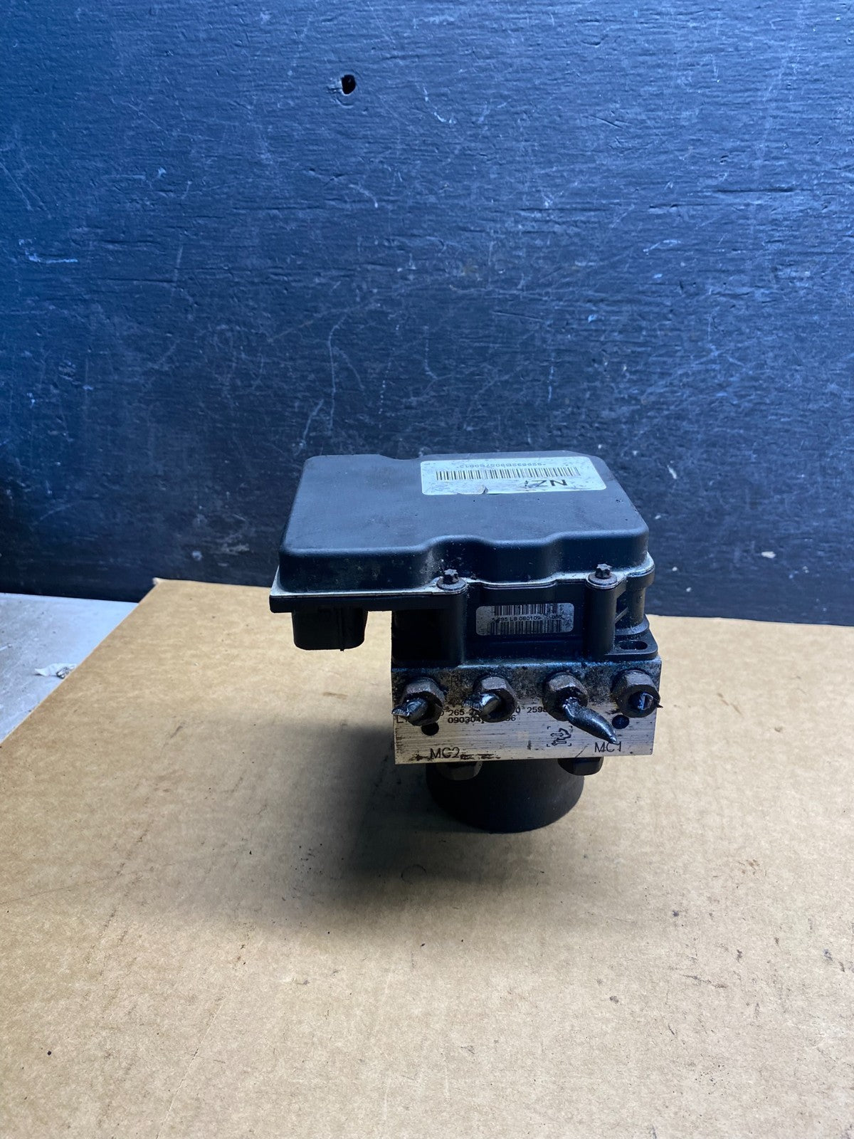 2009 2014 Chevrolet Tahoe Suburban ABS Anti Lock Brake Pump AH7227 DW3