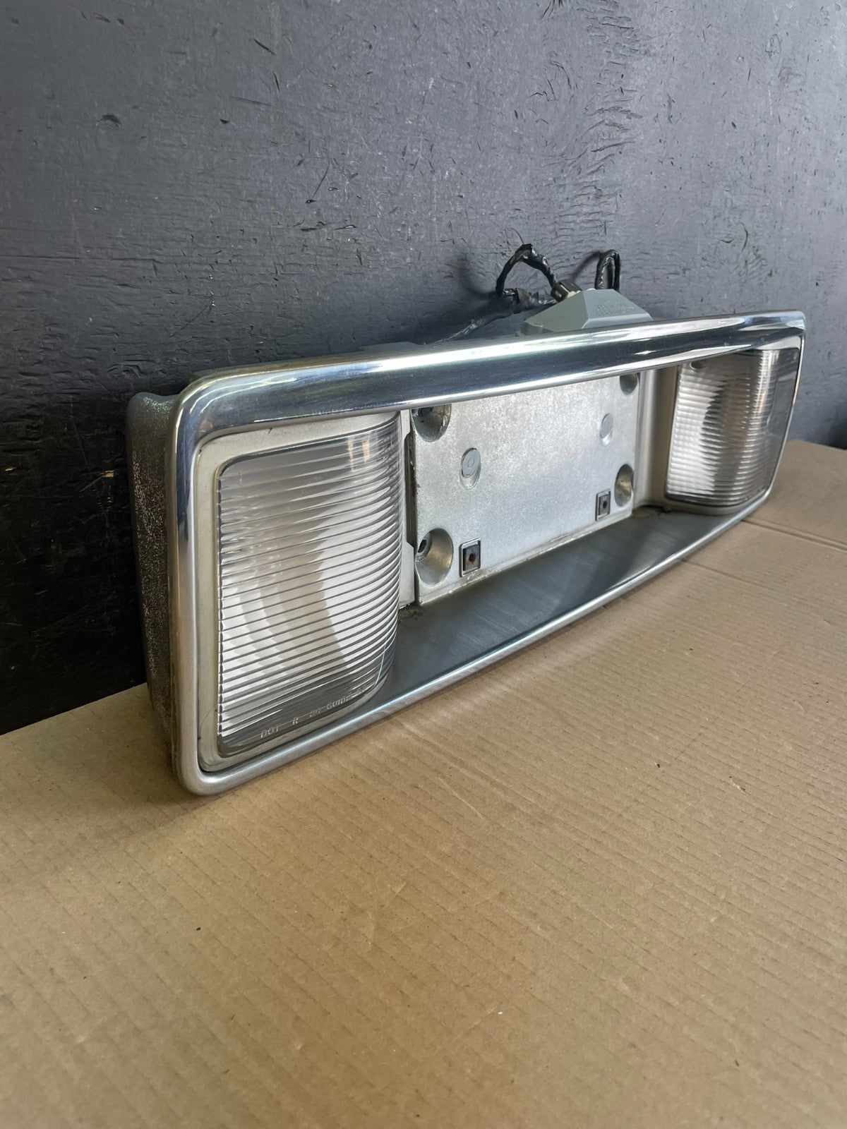 1994-1999 Cadillac DeVille Rear Trunk BackUp License Plate Light Panel AE3530 DG2