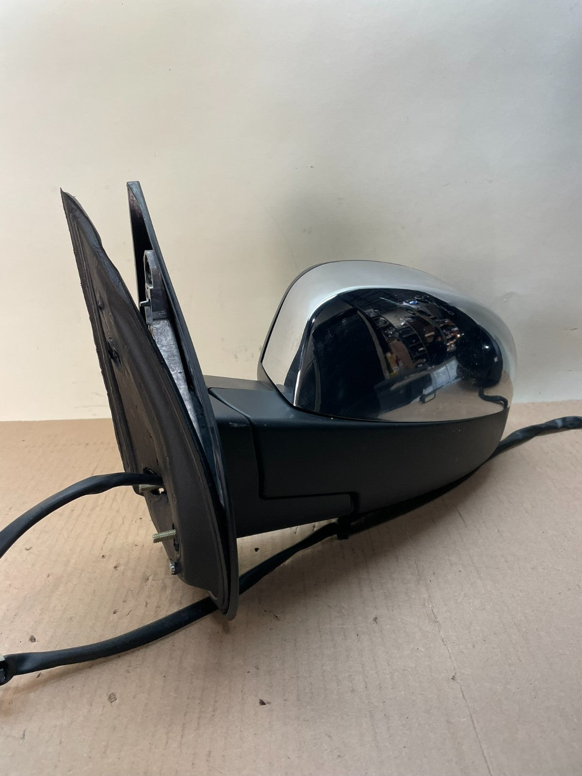 2009 to 2014 Gmc Yukon Left Driver LH Side View Door Turn Mirror AJ0773 DG1