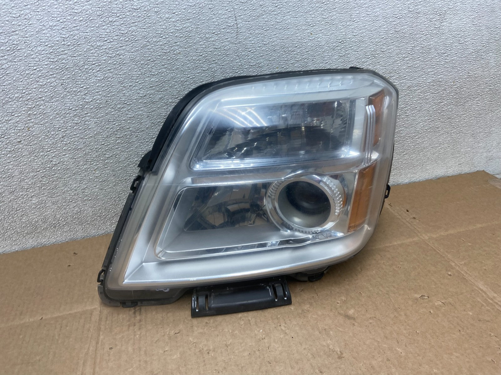 2010 to 2015 GMC Terrain Halogen Left Driver Lh Side Headlight Y8573 DG0