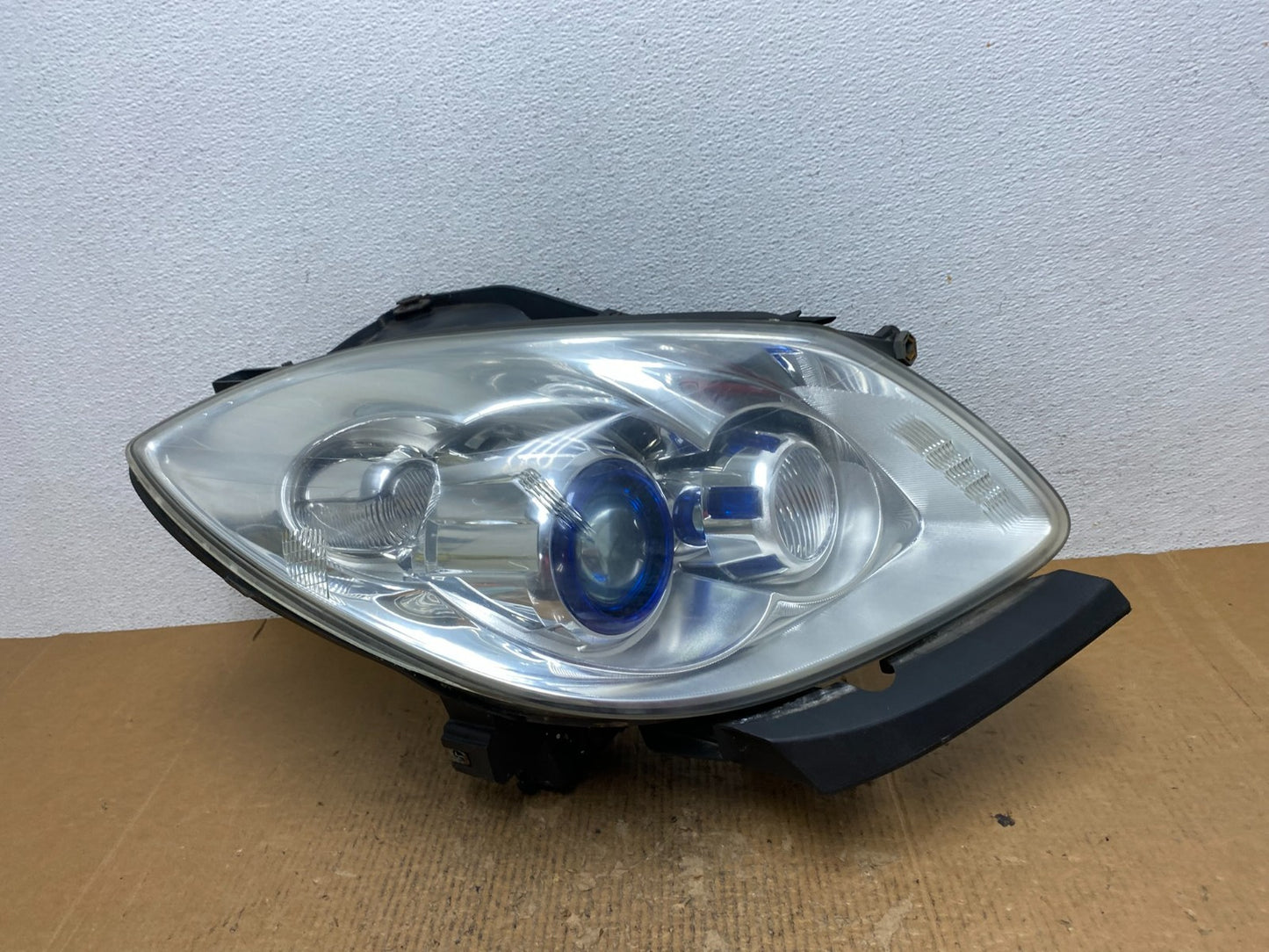 2008-2012 Buick Enclave Right Passenger Headlight Xenon Hid Two Ballast AE27550
