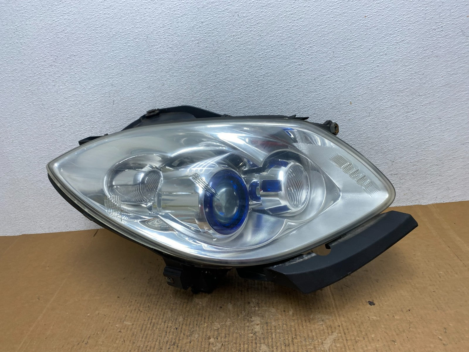 2008-2012 Buick Enclave Right Passenger Headlight Xenon Hid Two Ballast AE27550
