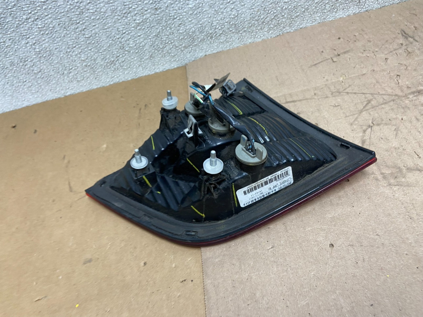 2009-2014 Volkswagen Routan Right Passenger Rh Side Inner Tail Light AA0400 DW5