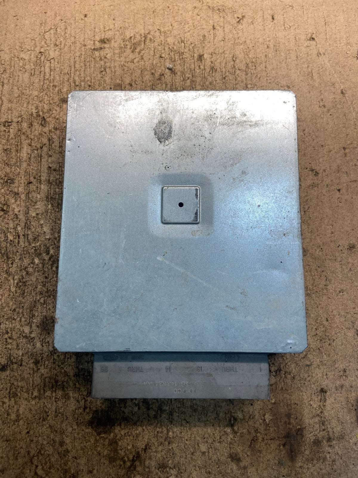 1999 2000 Ford F-150 F150 4.6L Engine Control Unit ECU Computer Module Z8962 DG2