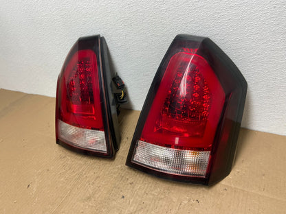 2005 - 2007 Chrysler 300 Left Driver Lh Side Tail Light AB8371 DG1
