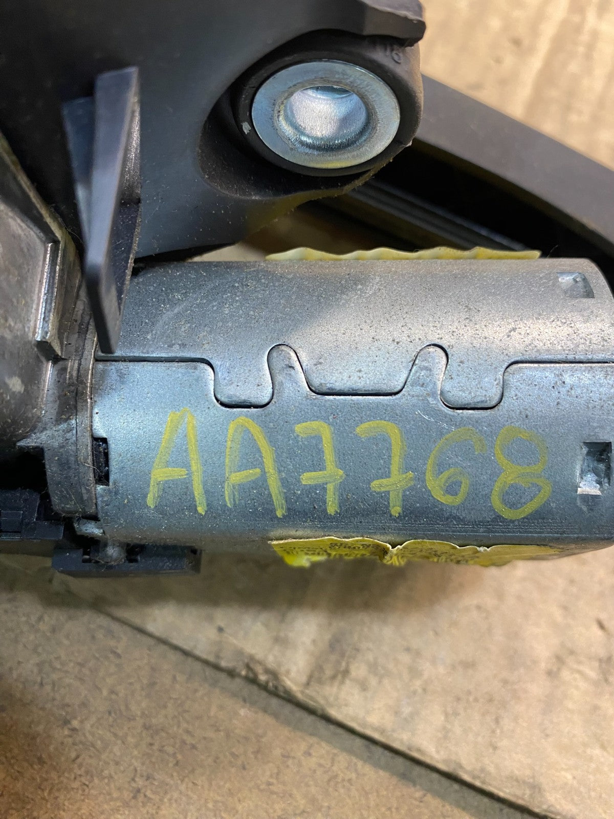 2013 to 2019 Ford Escape Rear Windshield Wiper Motor OEM aa7768 DG7