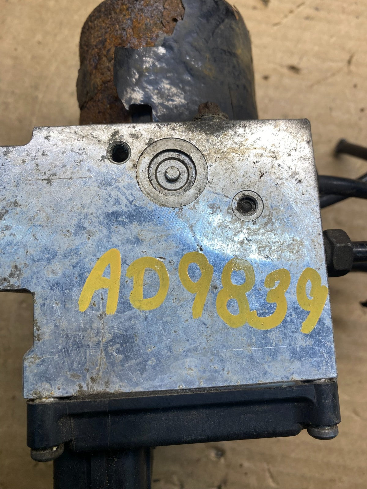 2014 Chevrolet Express 3500 van ABS Pump and Motor AD98397