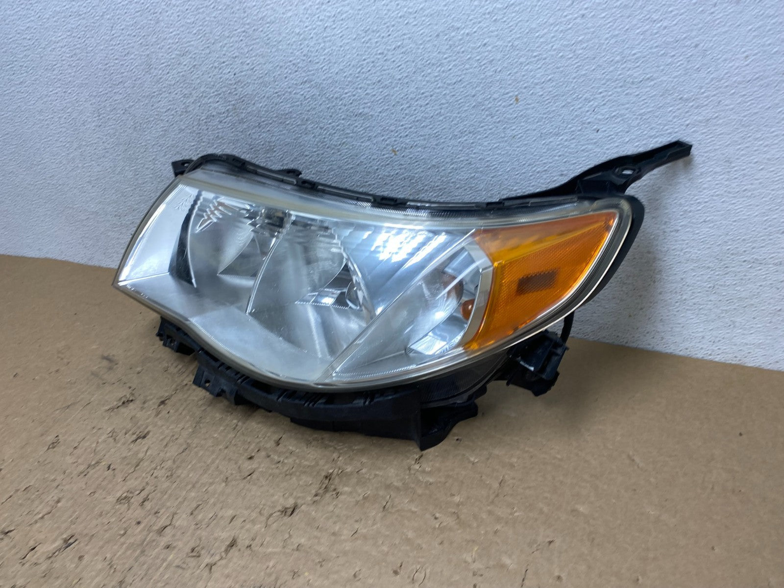 2009-2013 Subaru Forester Left Driver LH Halogen Headlight AF8281 DW1