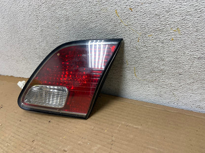 2002 2003 2004 Lexus Es300 Es330 Right Passenger Inner Tail Light AH0599 LK2