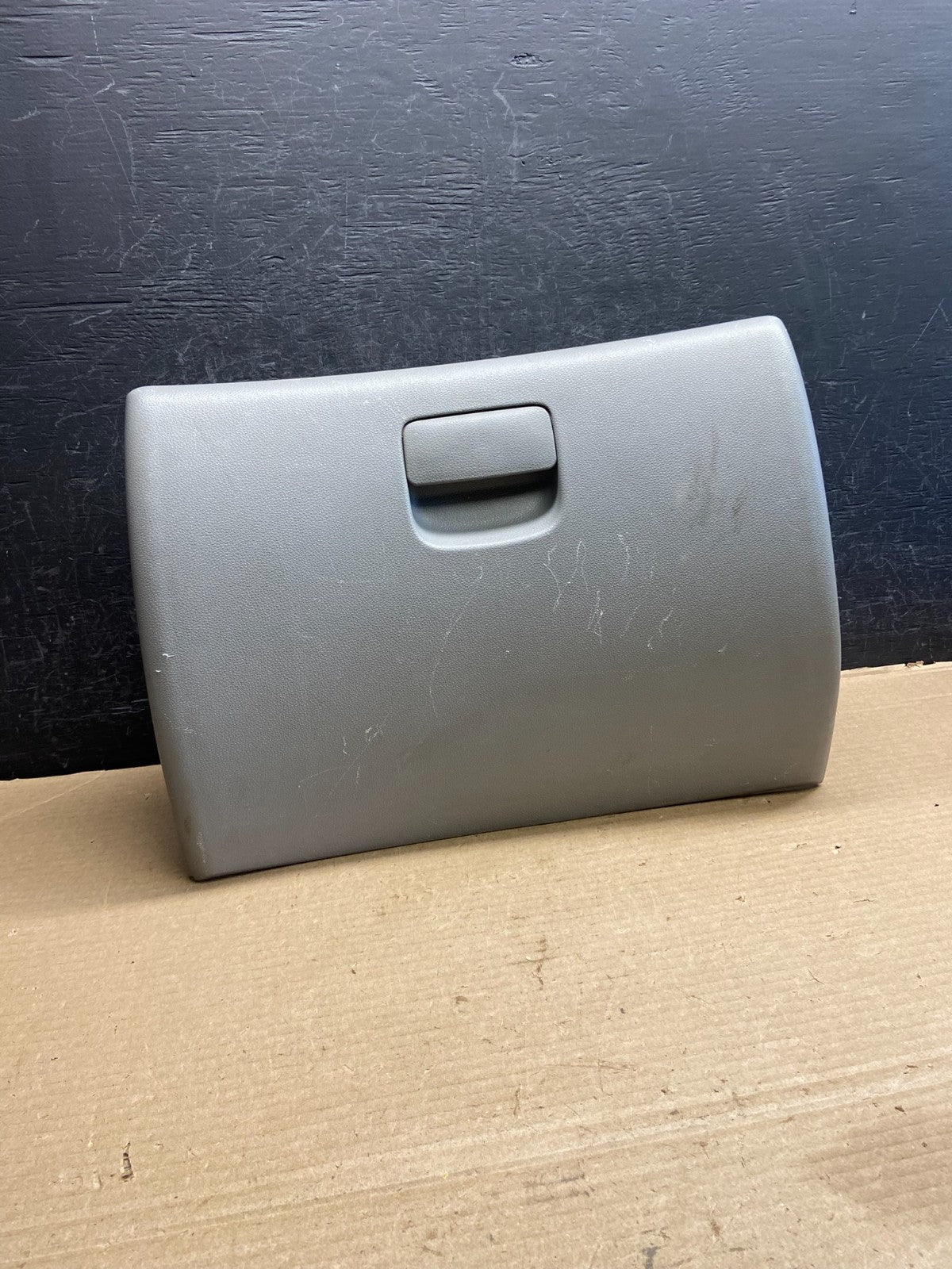 2008 to 2011 Ford Focus Front Right Passenger Storage Glove Box ah3540 DG0