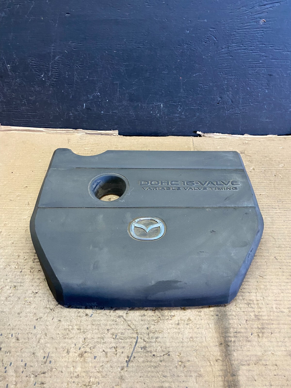 2004 to 2009 Mazda 3 DOHC 16 VALVE Engine Shield Top Cover E8336 PS0