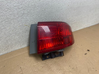 2005 Honda Accord Right Passenger Rh Side Tail Light Oem S0669 DW2