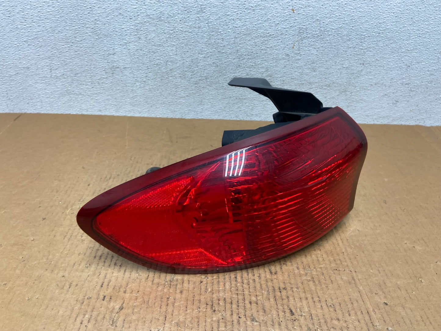 2006-2007 Subaru Tribeca B9 Left Driver Lh Side Tail Light AE0408 LK2