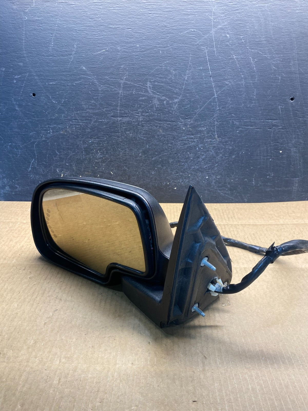 2003-2006 Chevrolet Tahoe Suburban Left Driver LH Turn Door Mirror AG7280 DW10