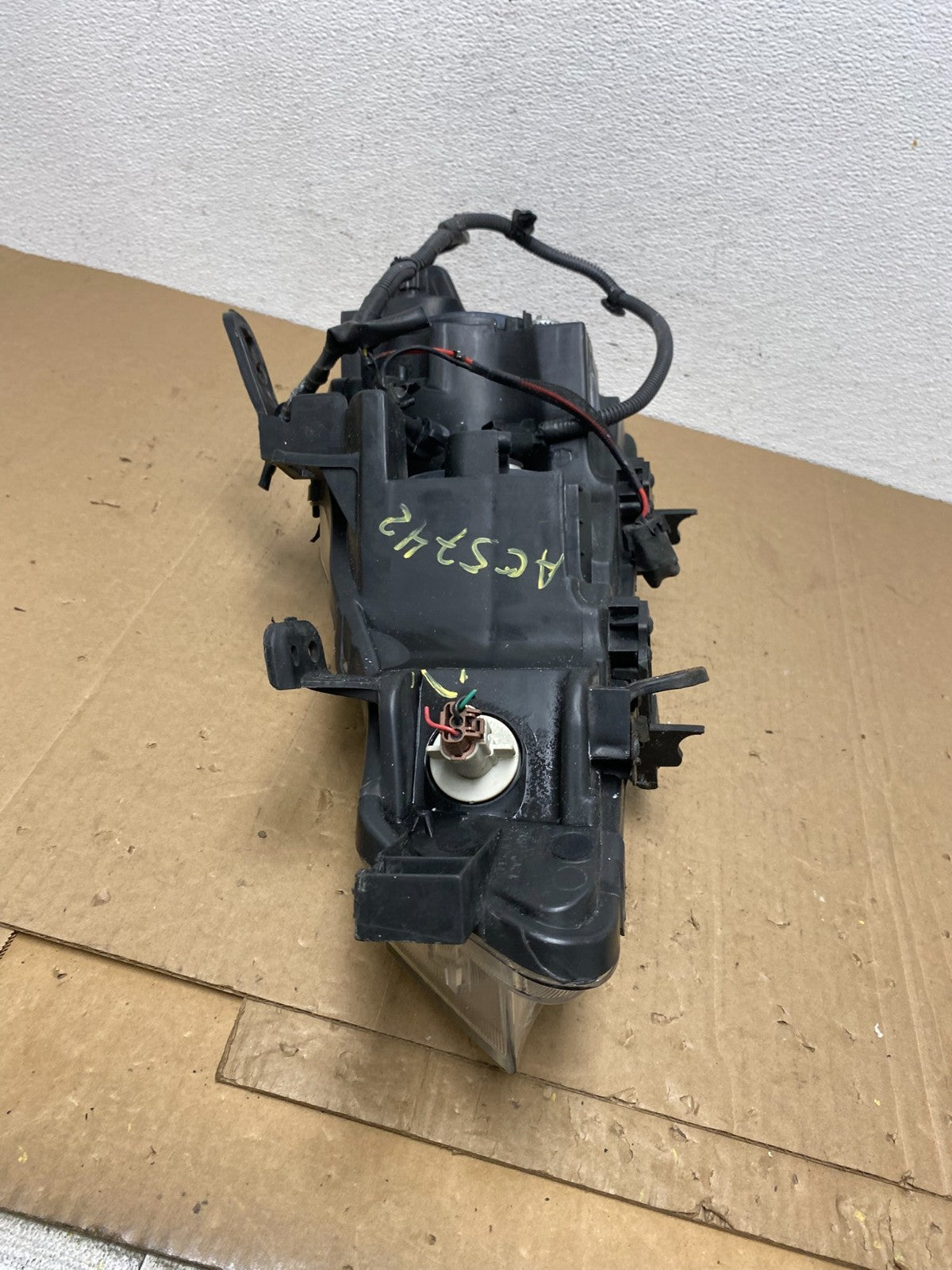2011 to 2014 Nissan Murano Headlight Right Passenger Rh Halogen AC5742 DW9