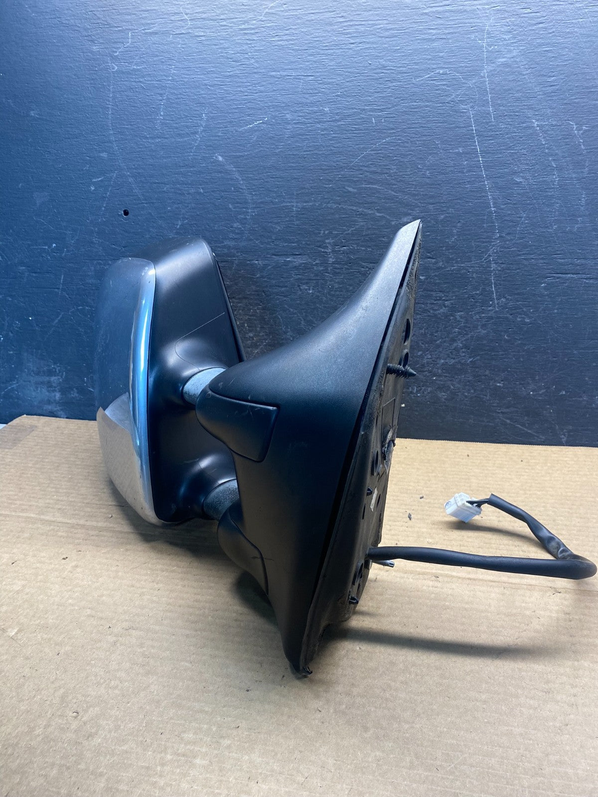 2004 to 2015 Nissan Titan SE Right Passenger View Door Mirror AF6763 DW2