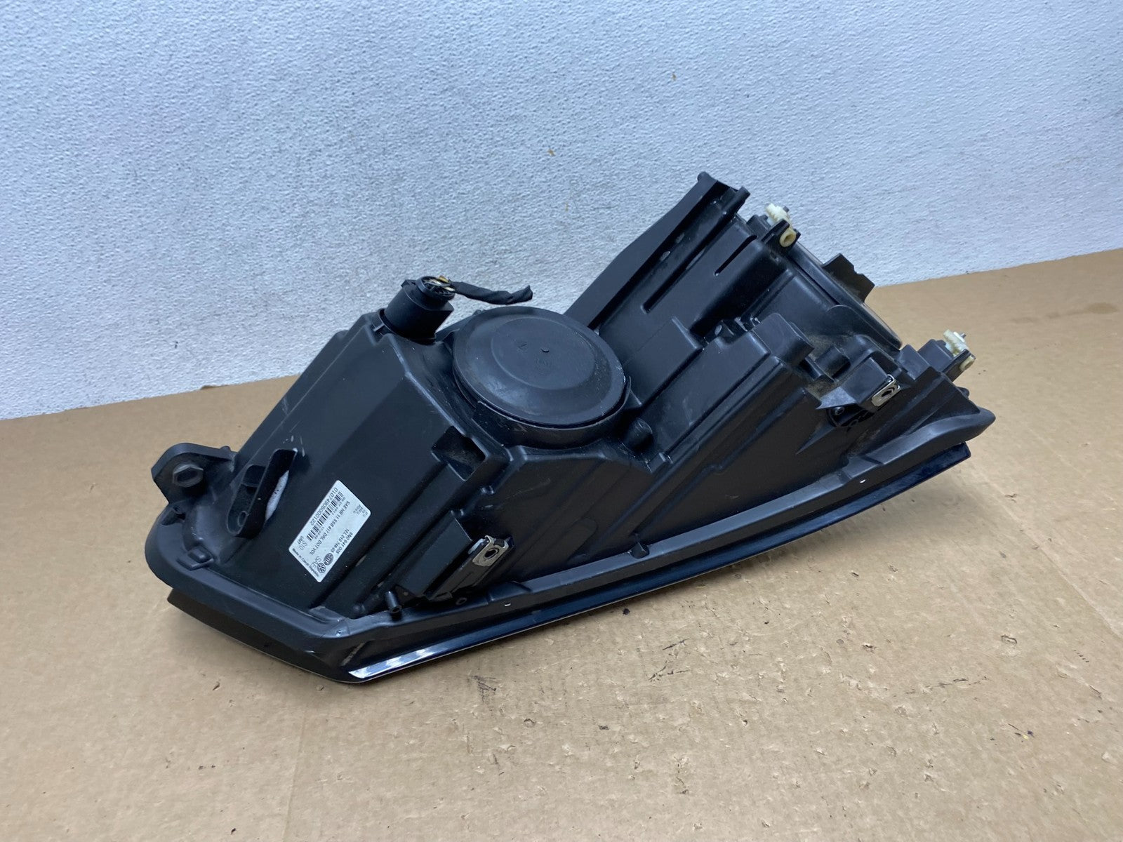 2012 to 2018 Volkswagen Tiguan Left Driver LH Halogen Headlight AF9781 DW7
