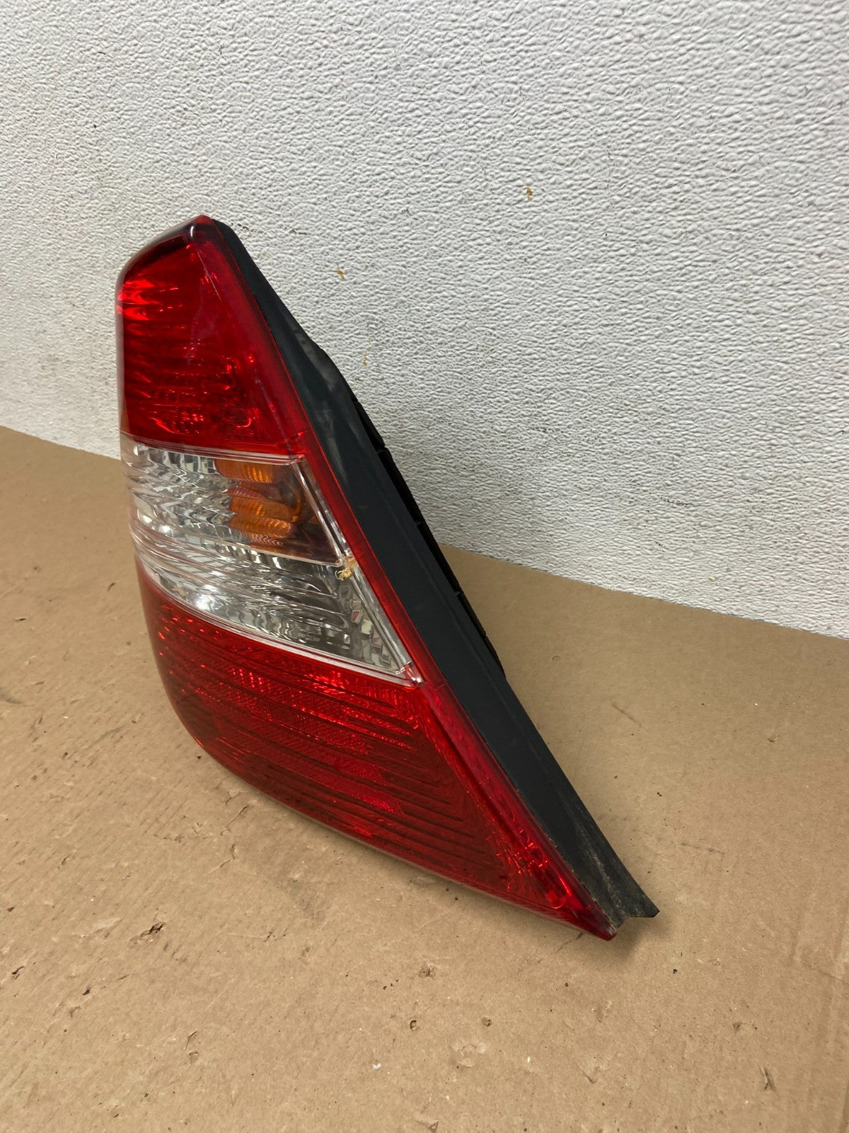 2002 2003 2004 Toyota Camry Left Driver LH Side Tail Light AD6510 DW1