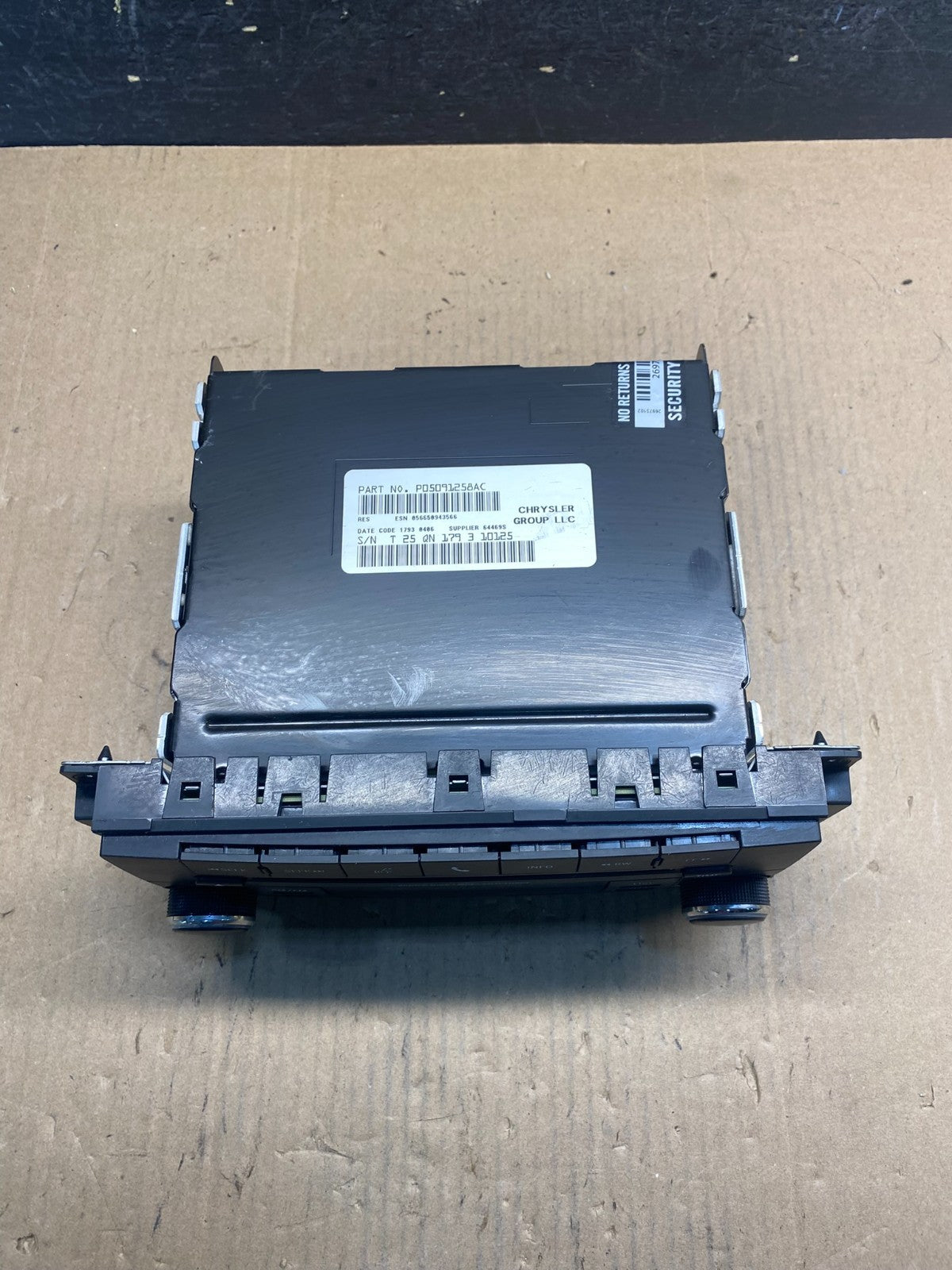 2007-2012 Chrysler Dodge Jeep Ram Radio CD MP3 AUX Receiver AE7732 DW3
