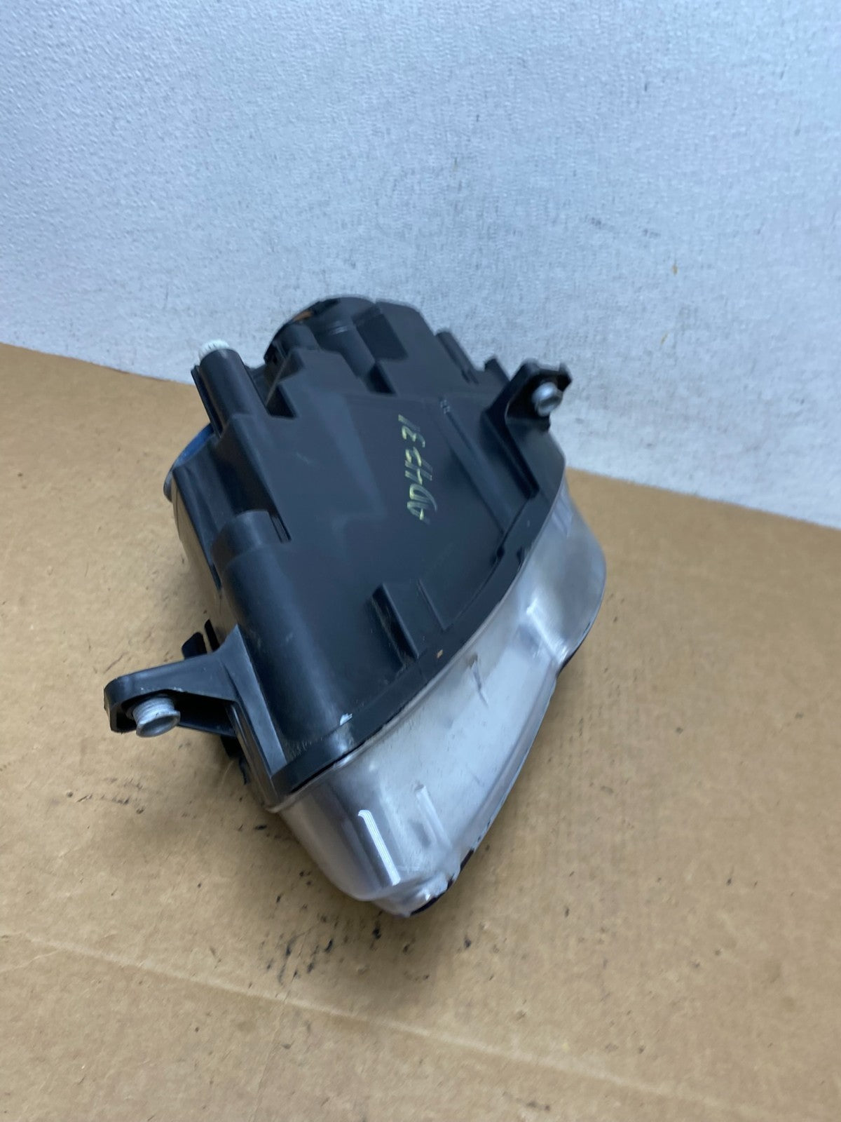 2006-2010 Volkswagen Passat Right Passenger Side Halogen Headlight AD4731 DW8