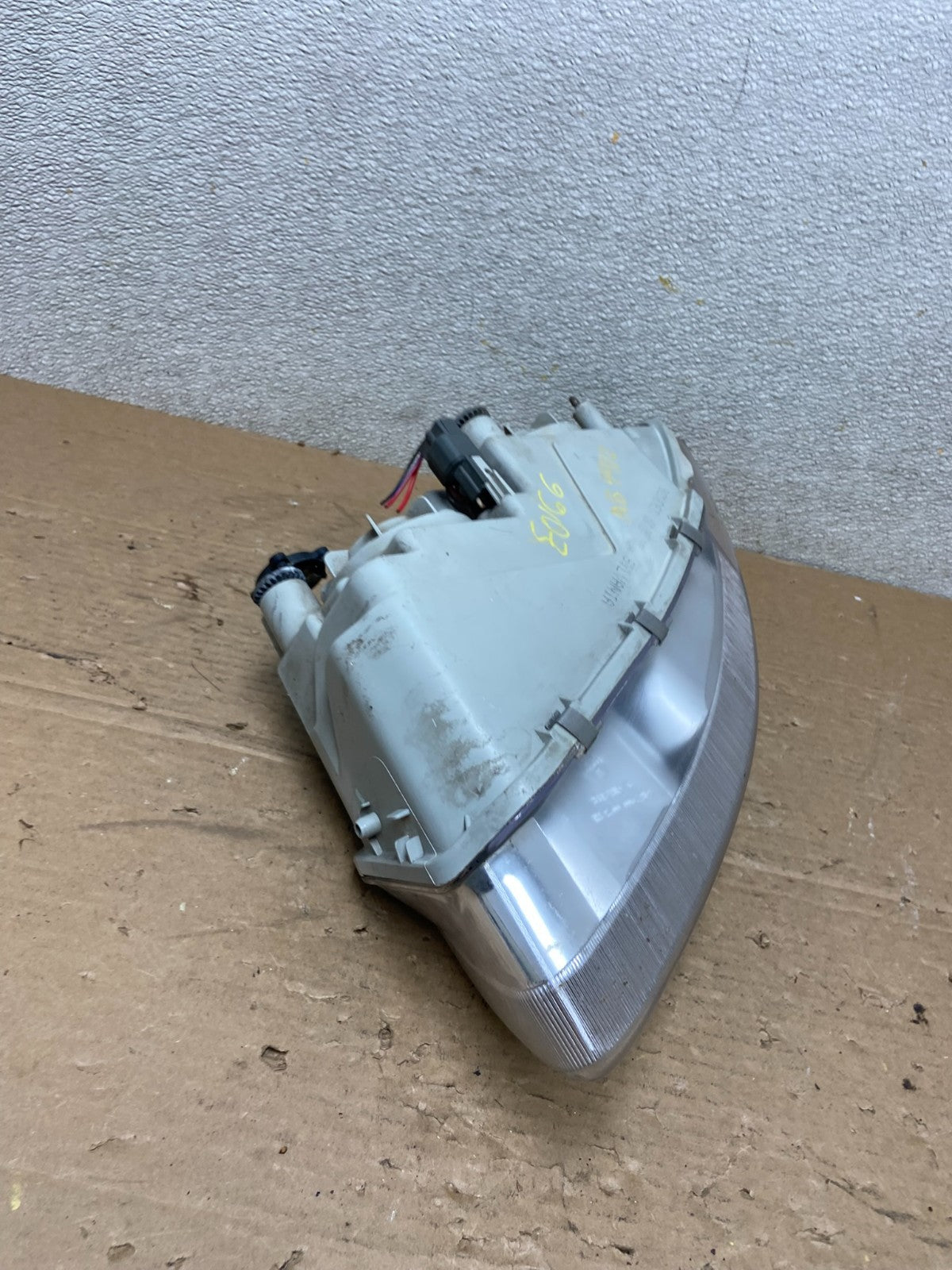 1995 to 1996 Chrysler Sebring Coupe Right Passenger RH Side Headlight AB4912 DG8