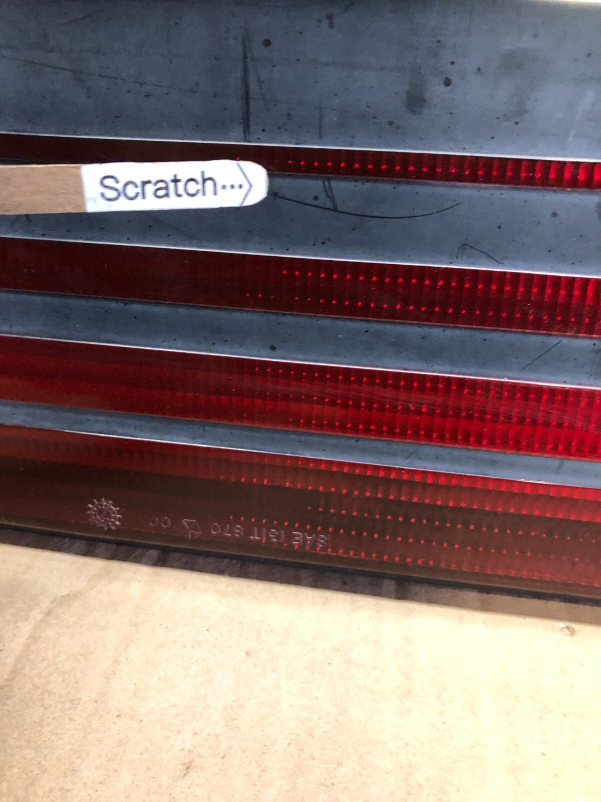 1987-1992 Chrysler LeBaron Convertible Center Tail Light Panel Trim D9206 DG13