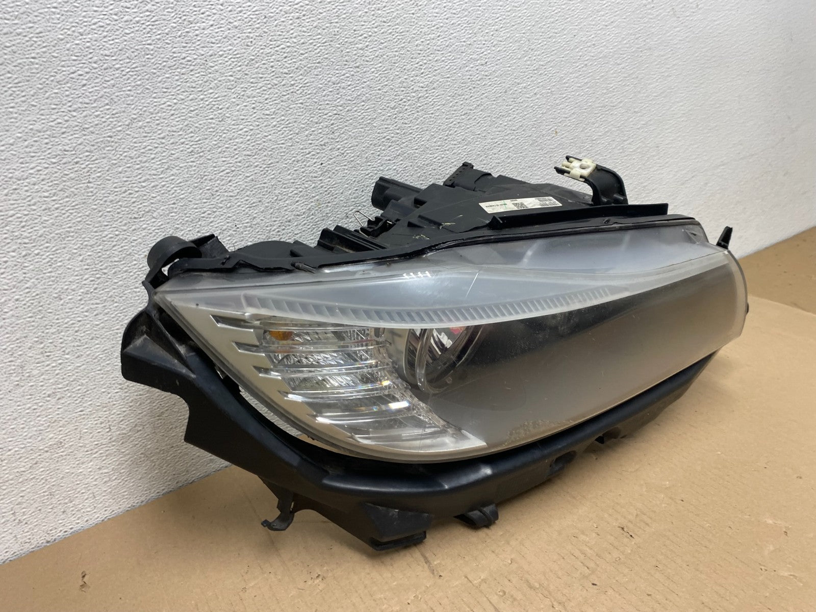 2009-2011 BMW 3 Series 328i 4/D Sedan Headlight Halogen Right Passenger AE72642
