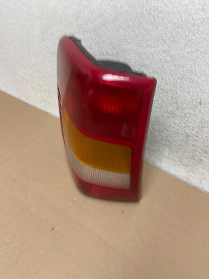 1999 - 2004 Jeep Grand Cherokee WJ Left Driver Lh Tail Light AG6577 DW1