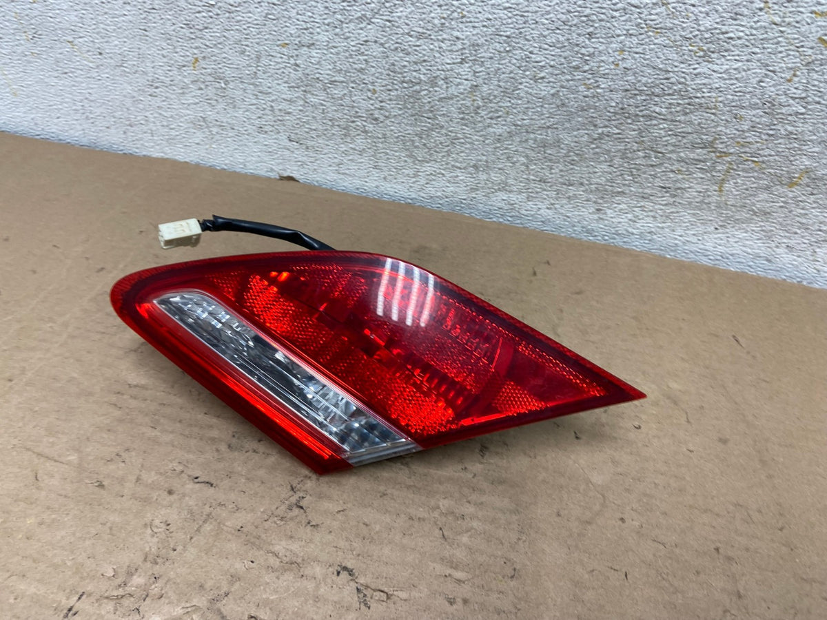 2008-2010 Toyota Avalon Right Passenger Side Tail Light Inner AH9551 LK1