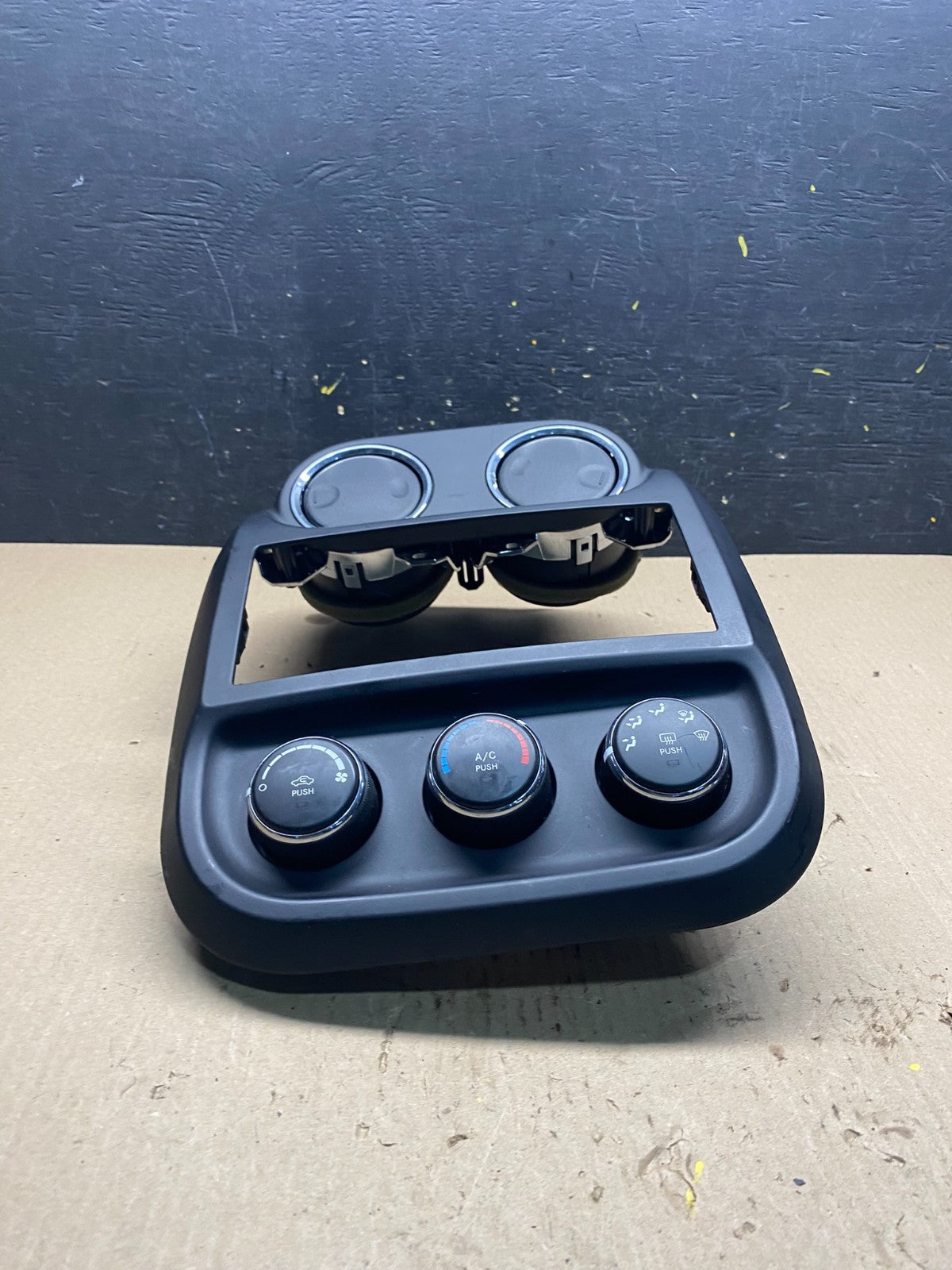 2011 to 2017 Jeep Compass Dash Climate Temperature Control Radio Bezel Q7007 DG1