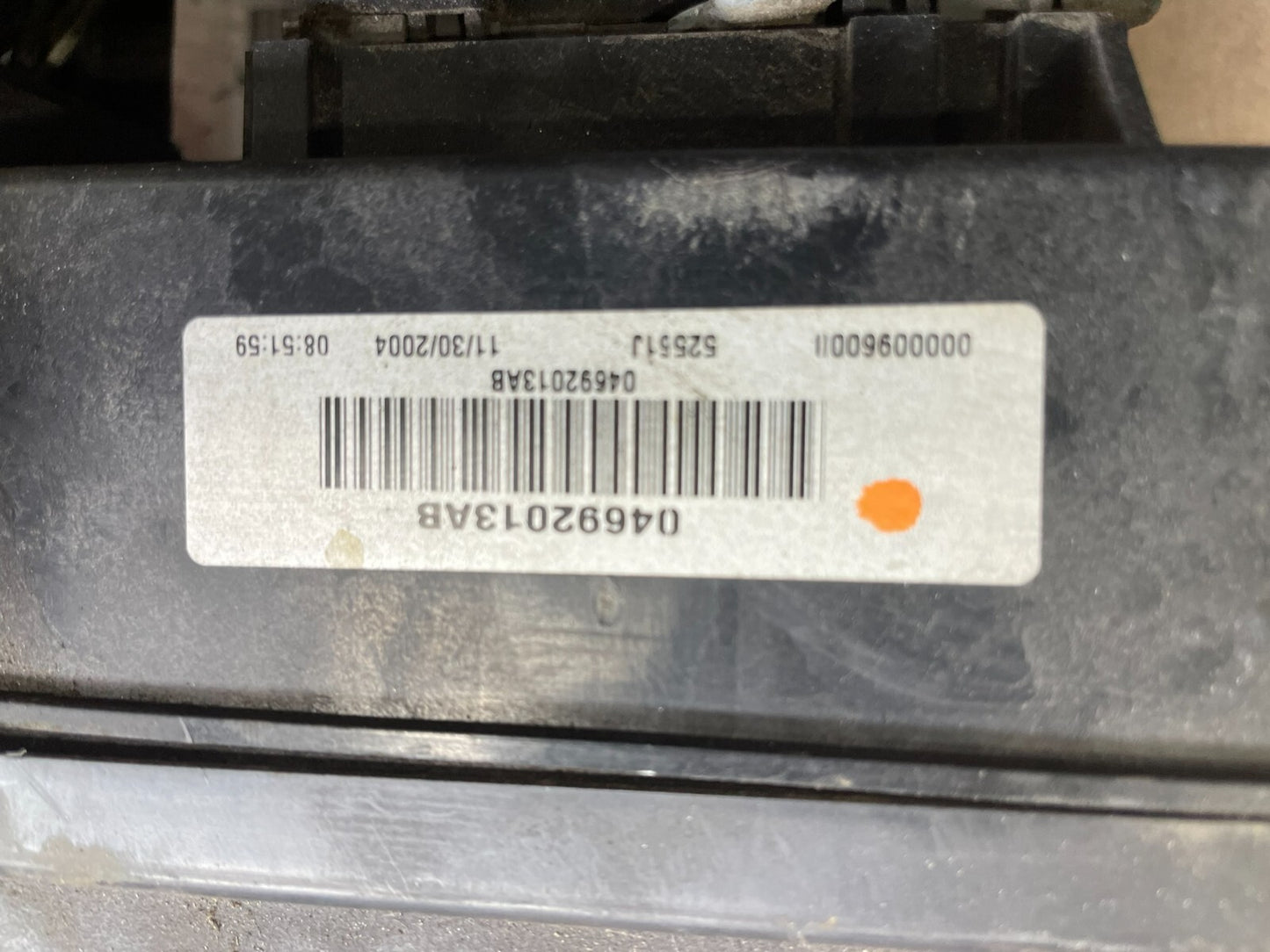 2004 2005 Dodge Durango  Fuse Box Relay Unit Module Body Control N7163 PS4