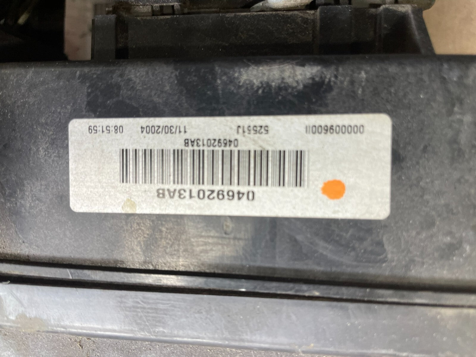 2004 2005 Dodge Durango  Fuse Box Relay Unit Module Body Control N7163 PS4