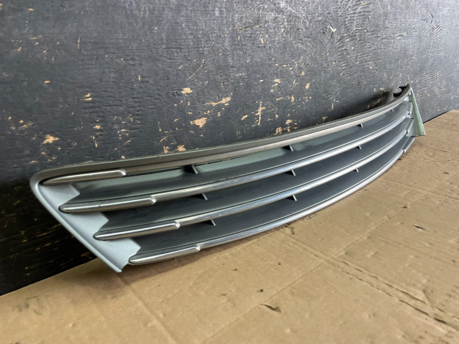 2002 to 2003 Lexus ES300 Front Upper Grill Grille AA8873 DG1