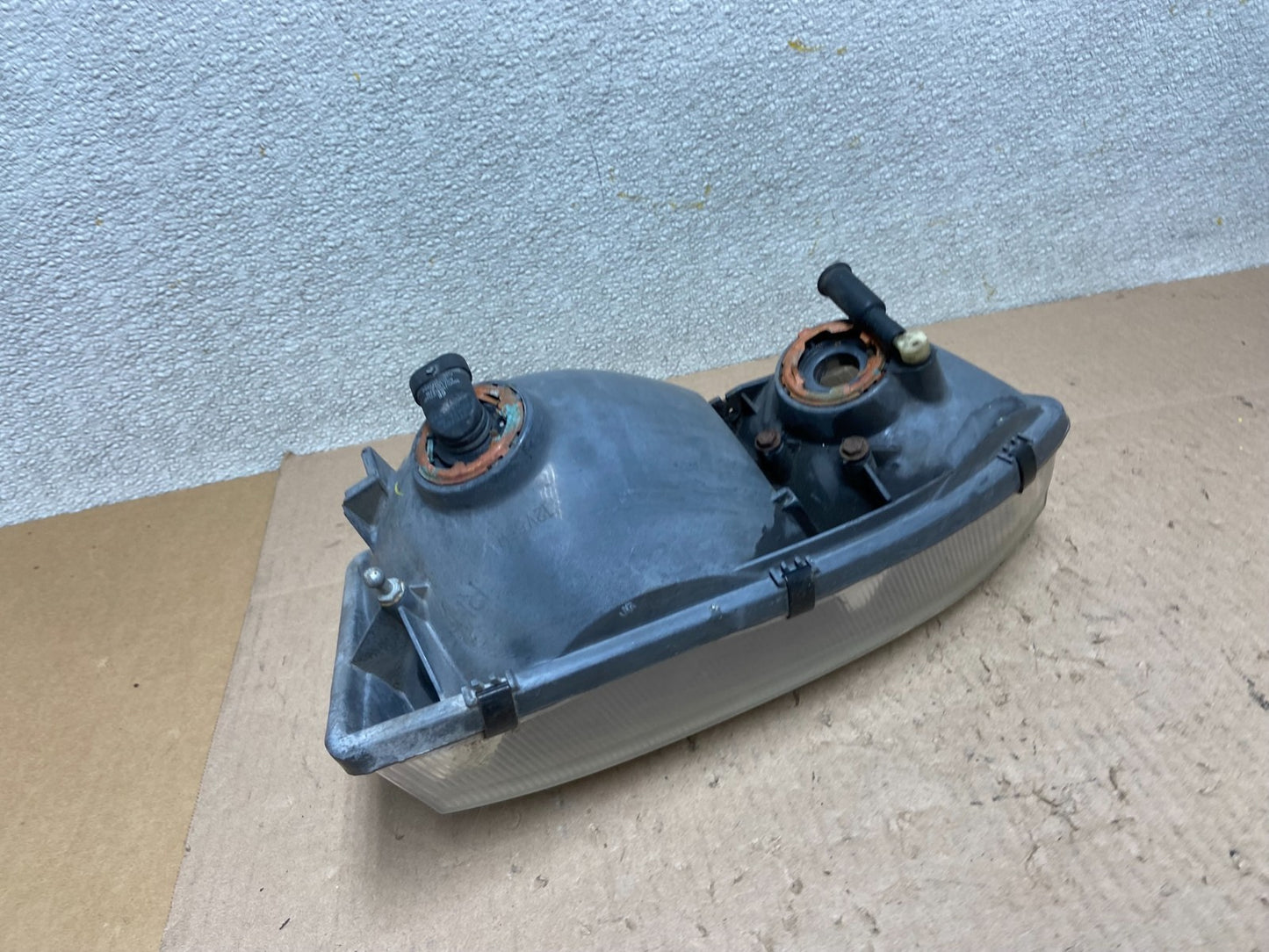 1992 1993 1994 Toyota Camry Right Passenger RH Halogen Headlight OEM Z6196 DW5