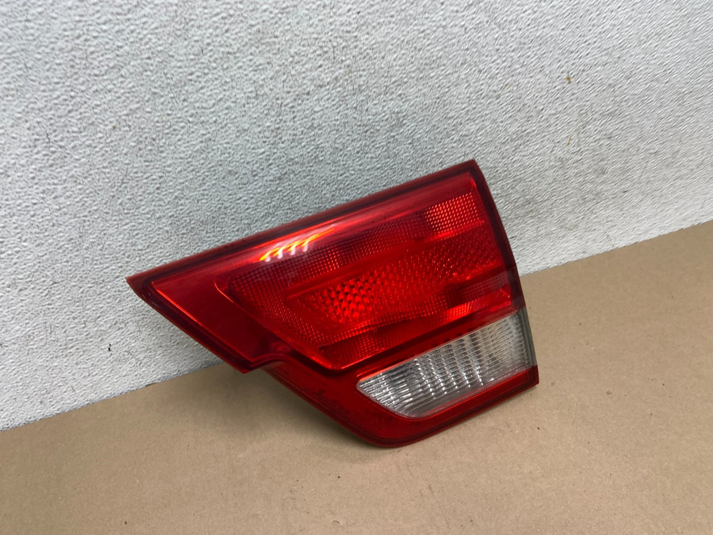 2011-2013 Jeep Grand Cherokee Right Passenger Rh Inner Tail Light AG6593 DW2