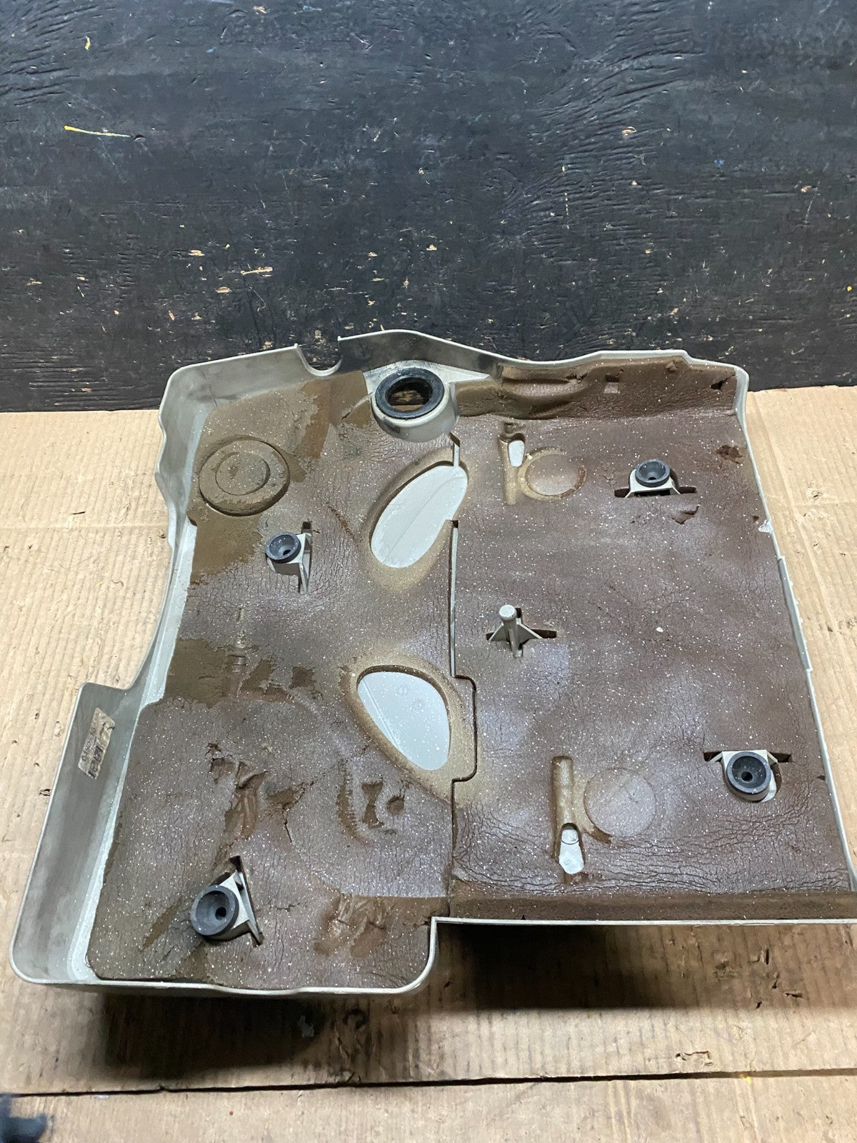 2004 to 2007 Cadillac CTS 2.8L Plastic Engine Cover Shield T9485 DG7