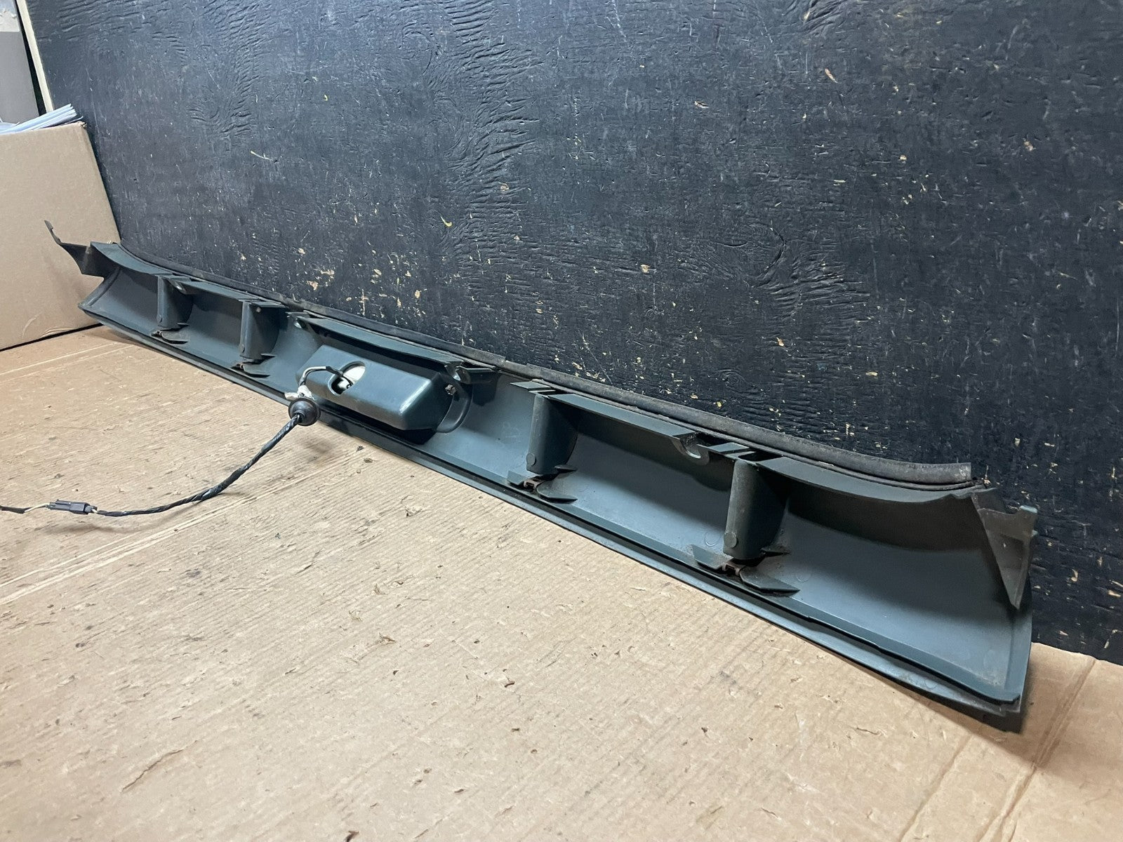 1996 to 2002 Chevrolet Express 3rd Third Brake Light Trim Spoiler Z8108 DG5