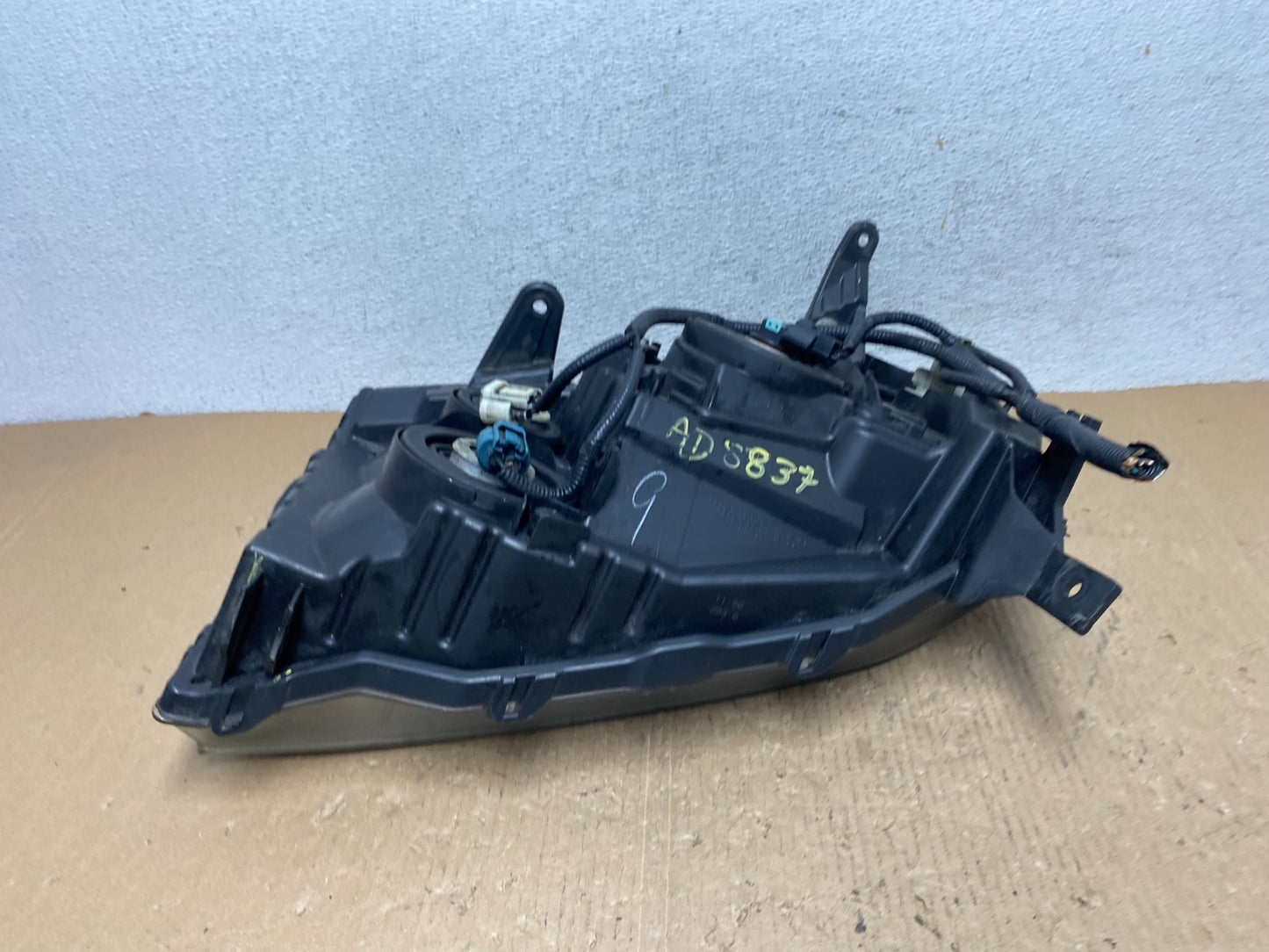 2009 2010 2011 Honda Pilot Right Passenger RH Halogen Headlight AD8837 DW6