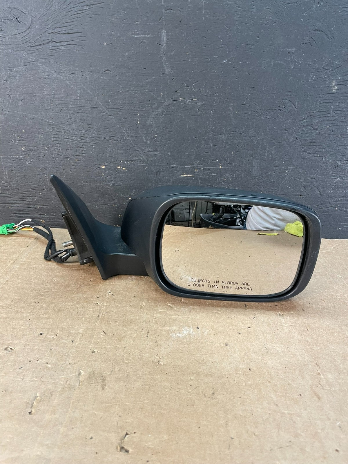 2003 to 2006 Volvo XC90 Right Passenger Side View Door Mirror AE8524 DW8