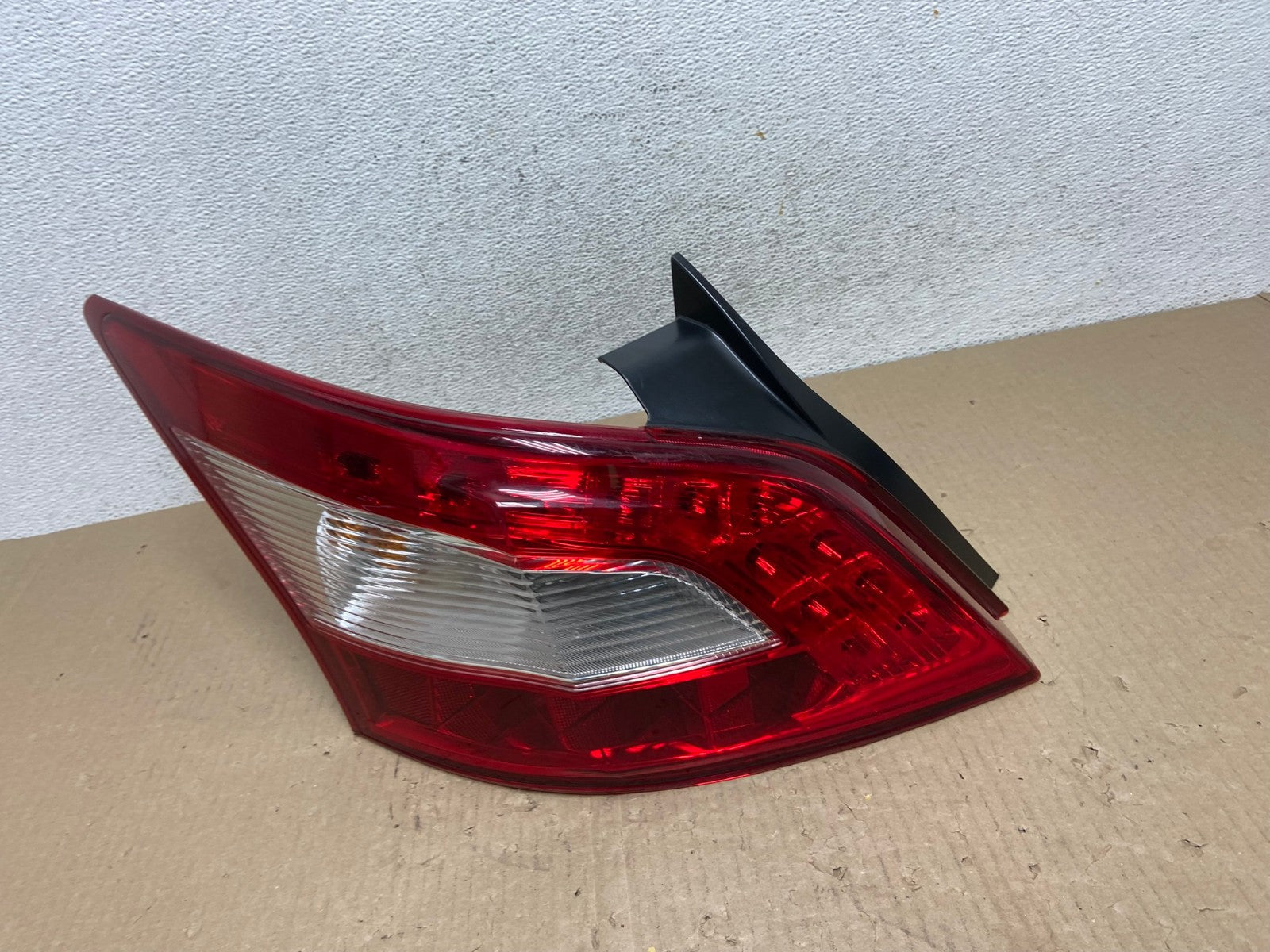 2009 2010 2011 Nissan Maxima Left Driver Lh Side Tail light DEPO AE9734 LK0