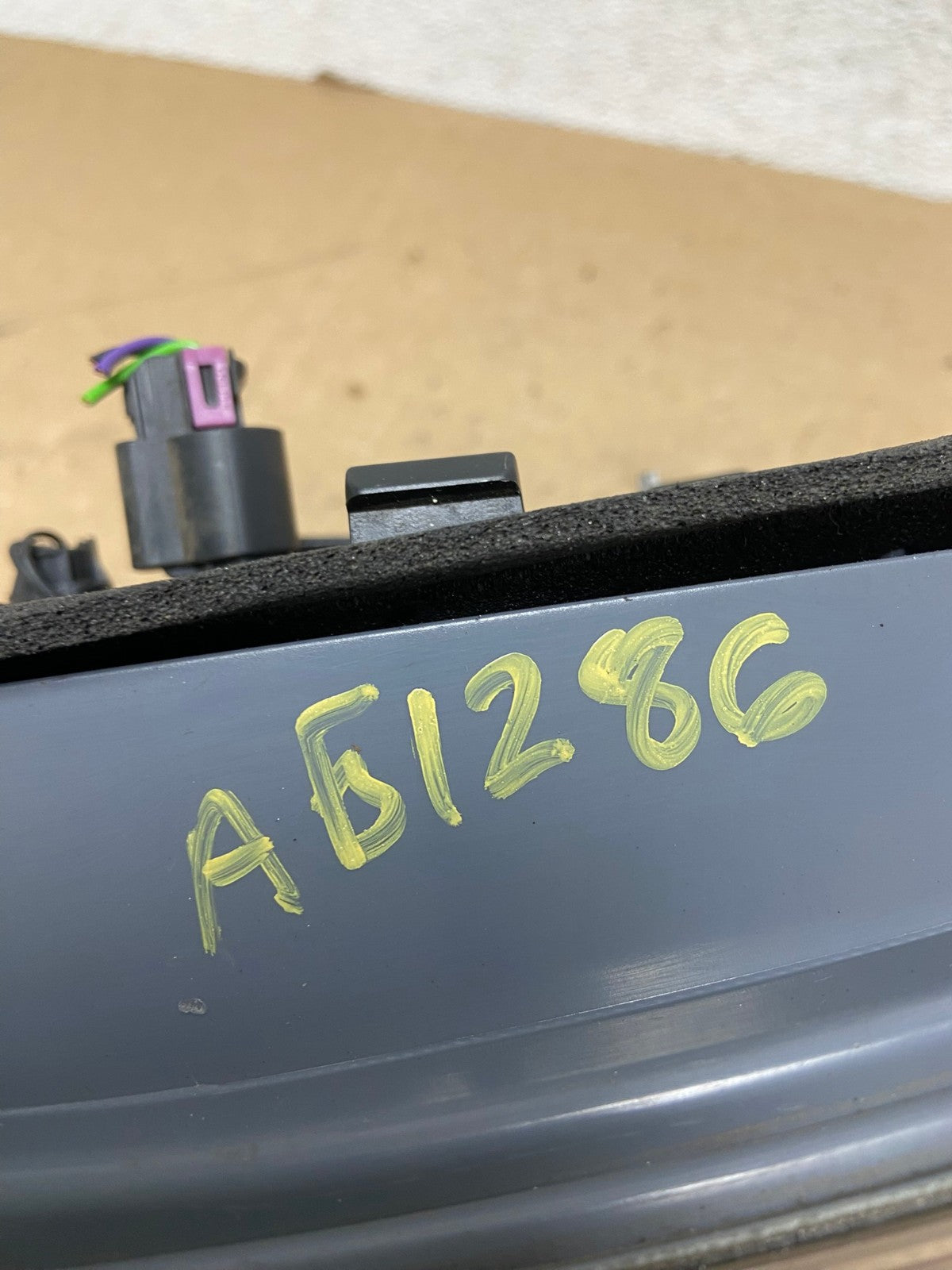 2007 to 2012 GMC Acadia Left Driver Lh Side Tail Light Inner AG1286 LK6