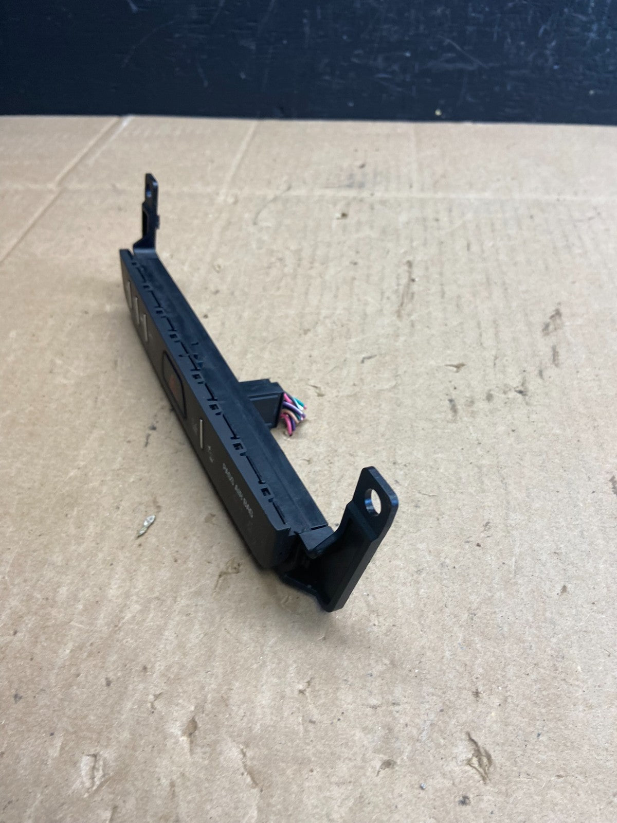 2013 - 2017 GMC Acadia Center Dash Hazard Warning Switch OEM AB9350 DG2
