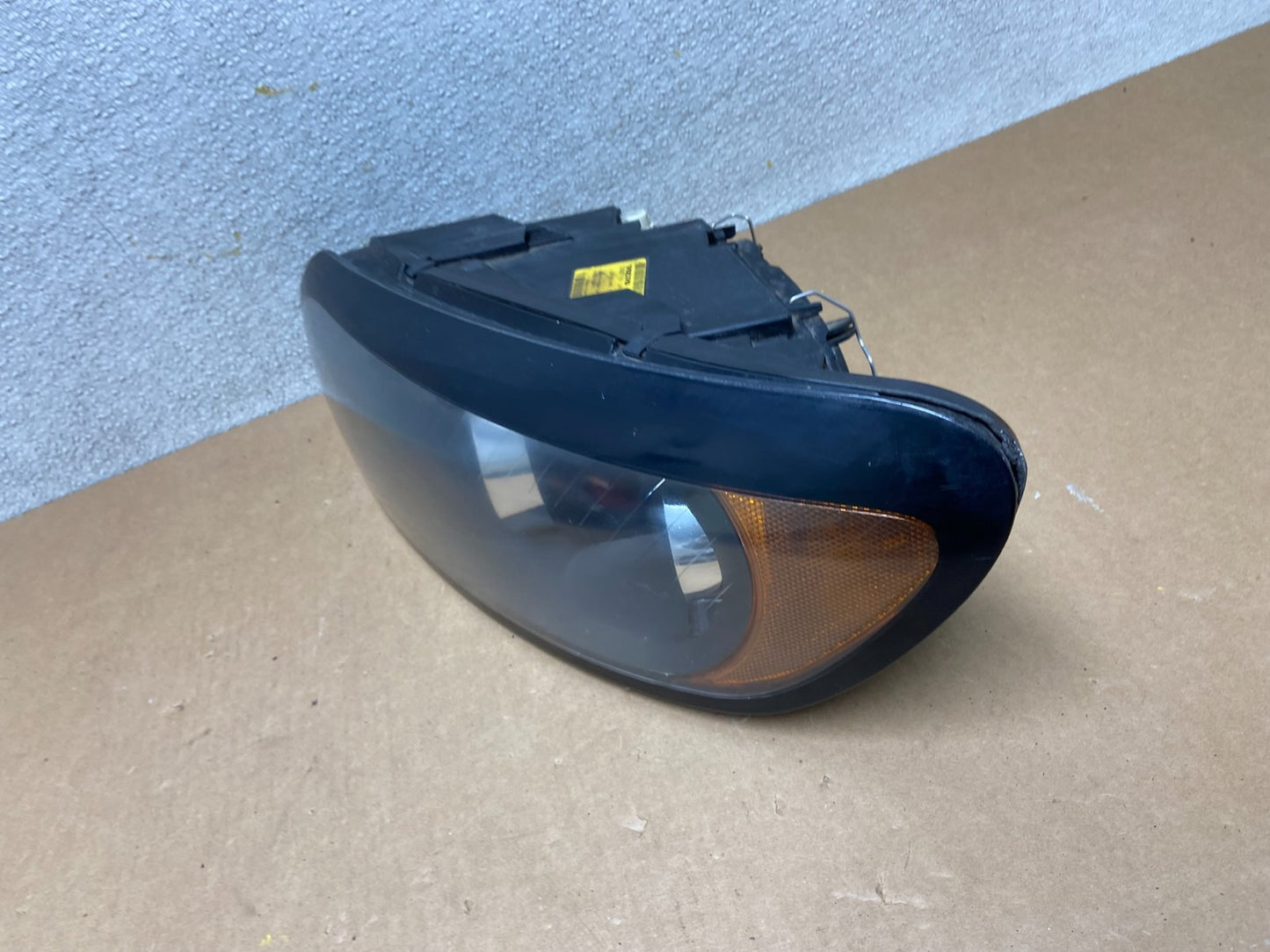 2007-2010 Volvo C30 Left Driver LH Side Headlight Z6625 DW1