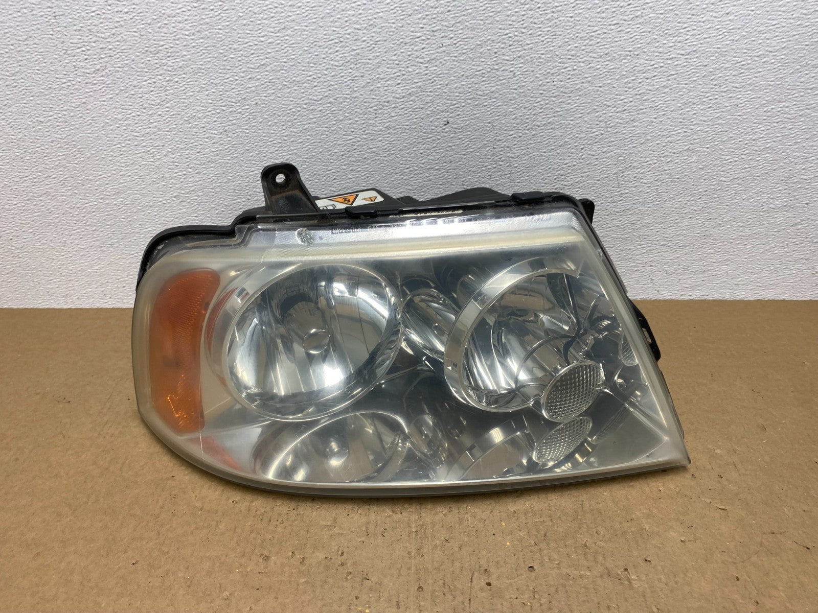 Xenon 2003-2006 Lincoln Navigator Right Passenger Side Headlight OEM AC1307 DW0
