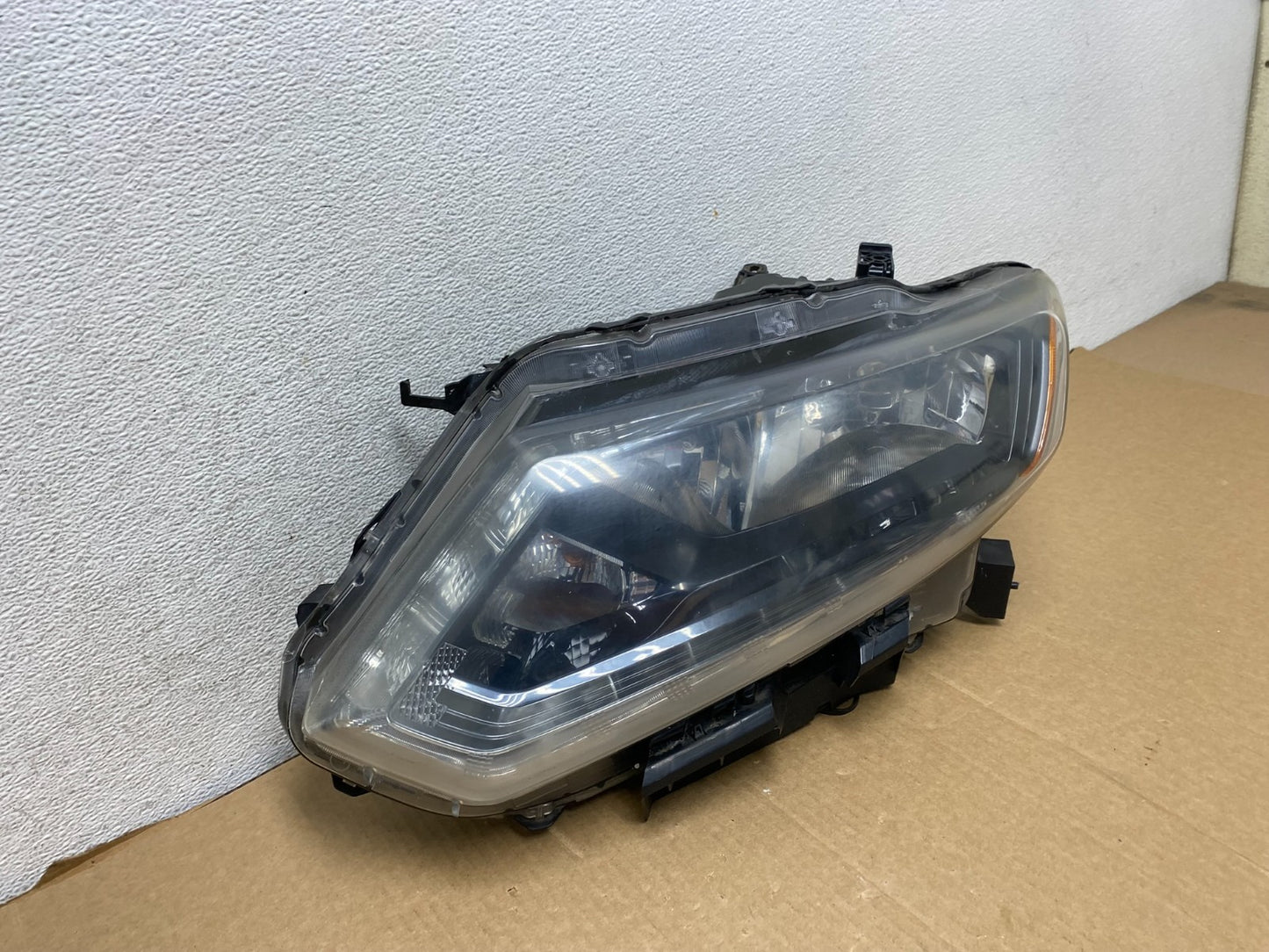 2014 2015 2016 Nissan Rogue Left Driver LH Halogen Headlight AG1987 DW2