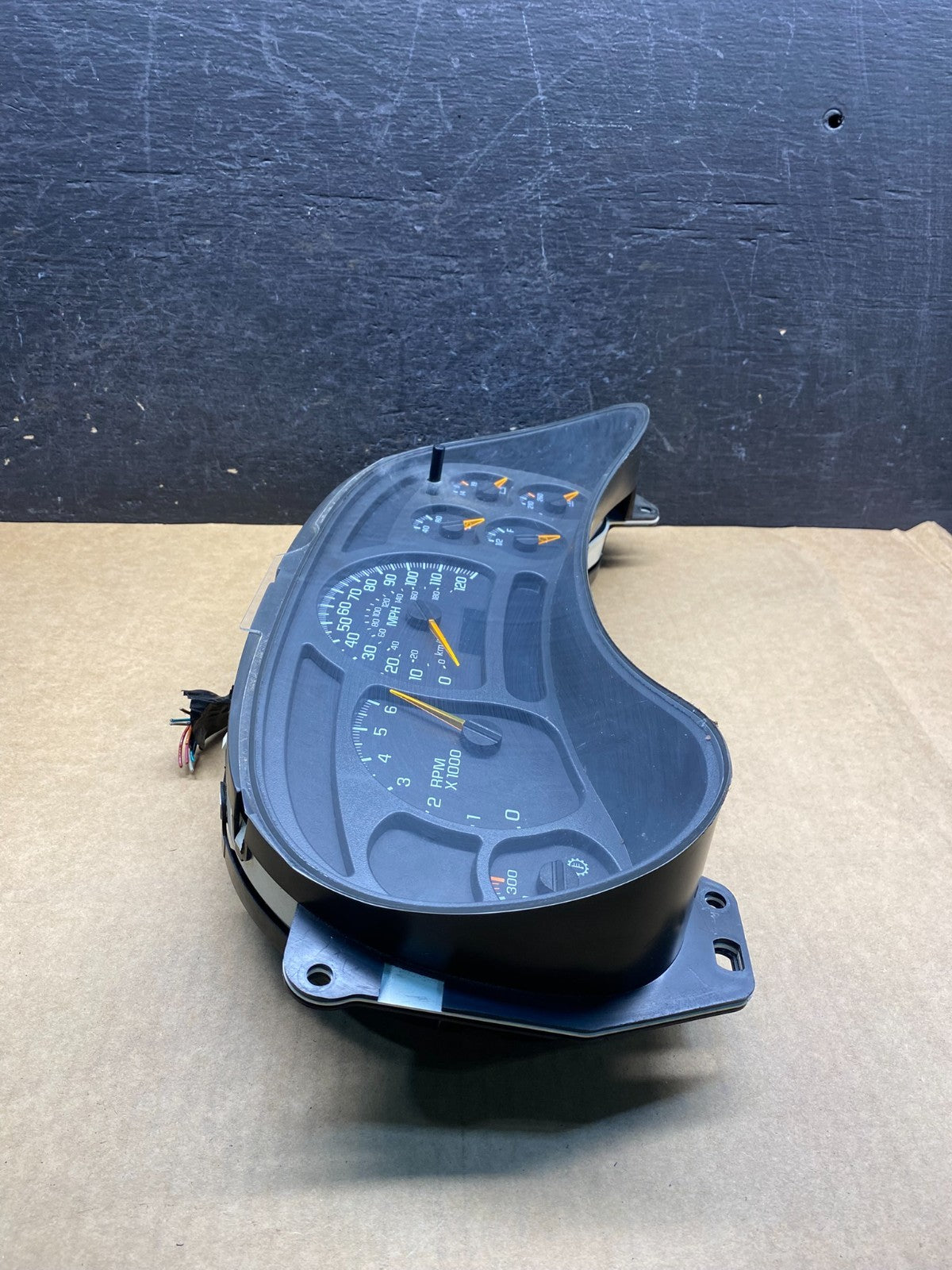 2003 to 2006 Chevrolet Silverado Speedometer Instrument Cluster AH7147 PS1
